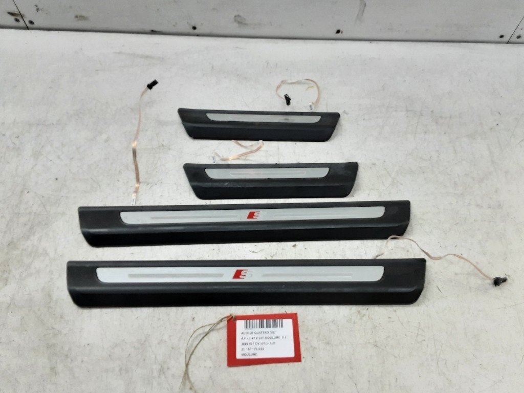 DIVERS MOULURE Audi SQ7 (4MB / 4MG) (4M8947405A), Mevr. I. Hauben, Audi, Utilisé, Rue de l'Espoir 34 34
4030  GRIVEGNÉE, BE