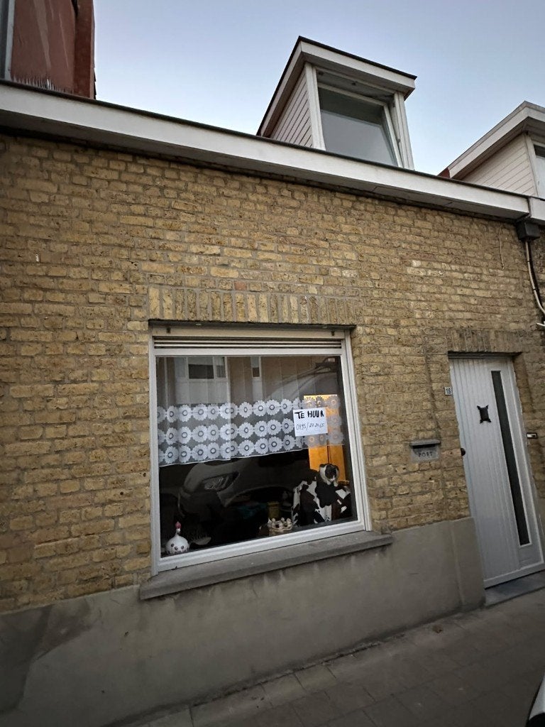 Huis te huur in Veurne met tuin en tuiweg, Maison 2 façades, Province de Flandre-Occidentale, Veurne, 3 pièces