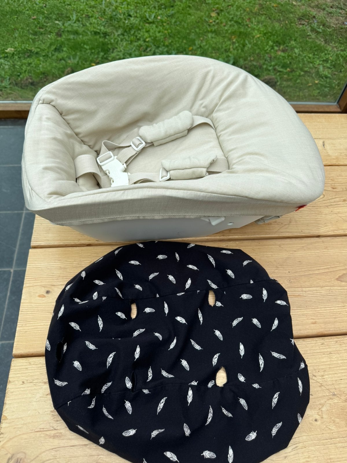 Newborn stokke tripp trapp met hoesje, Enlèvement ou Envoi, Comme neuf