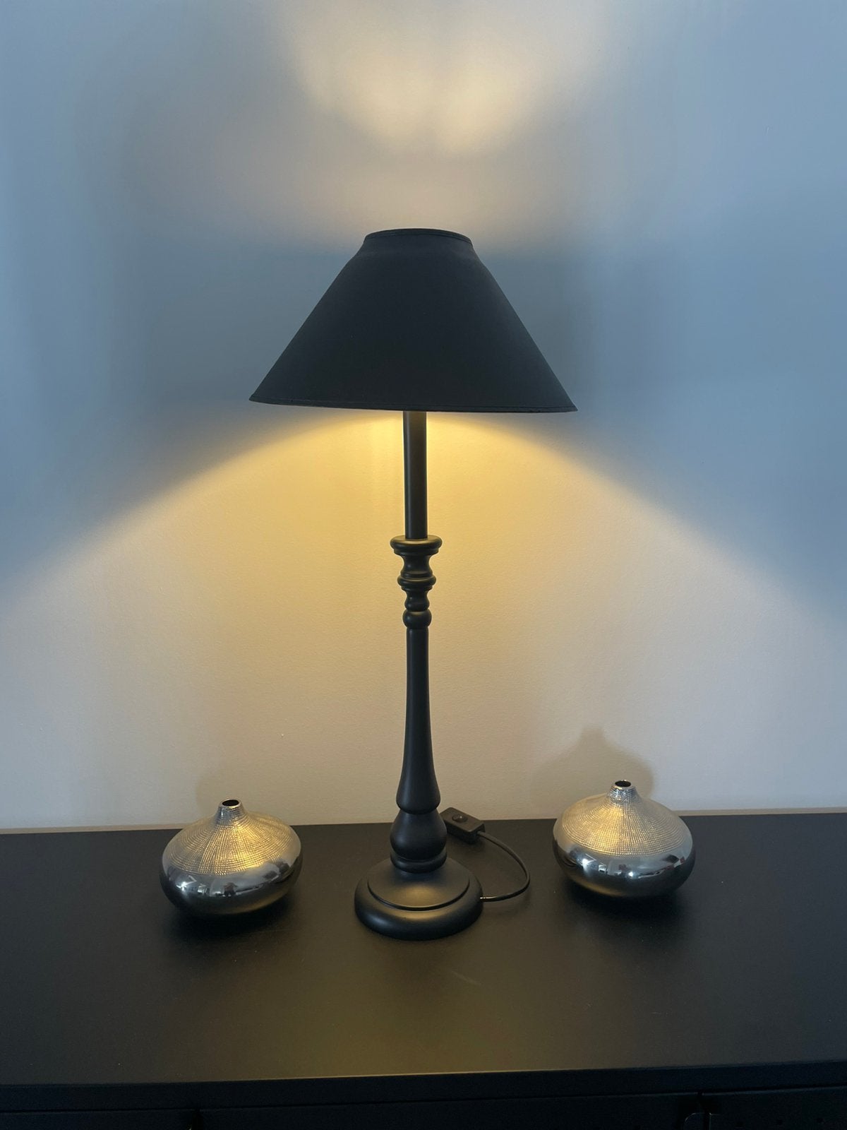 Stijlvolle lamp, Maison & Meubles, Lampes | Lampes de table, Comme neuf, Bois, Avec abat-jour, Avec interrupteur, Avec prise, Noir