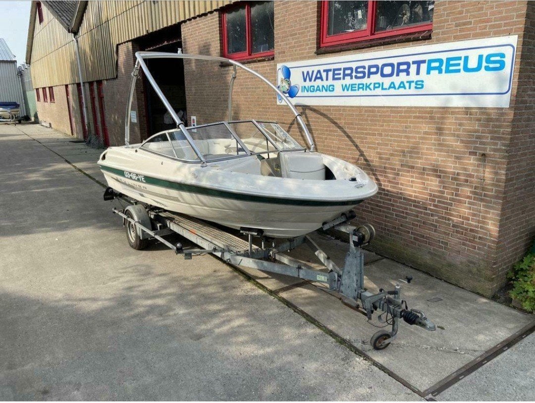 Bayliner Capri, Enlèvement, Bayliner