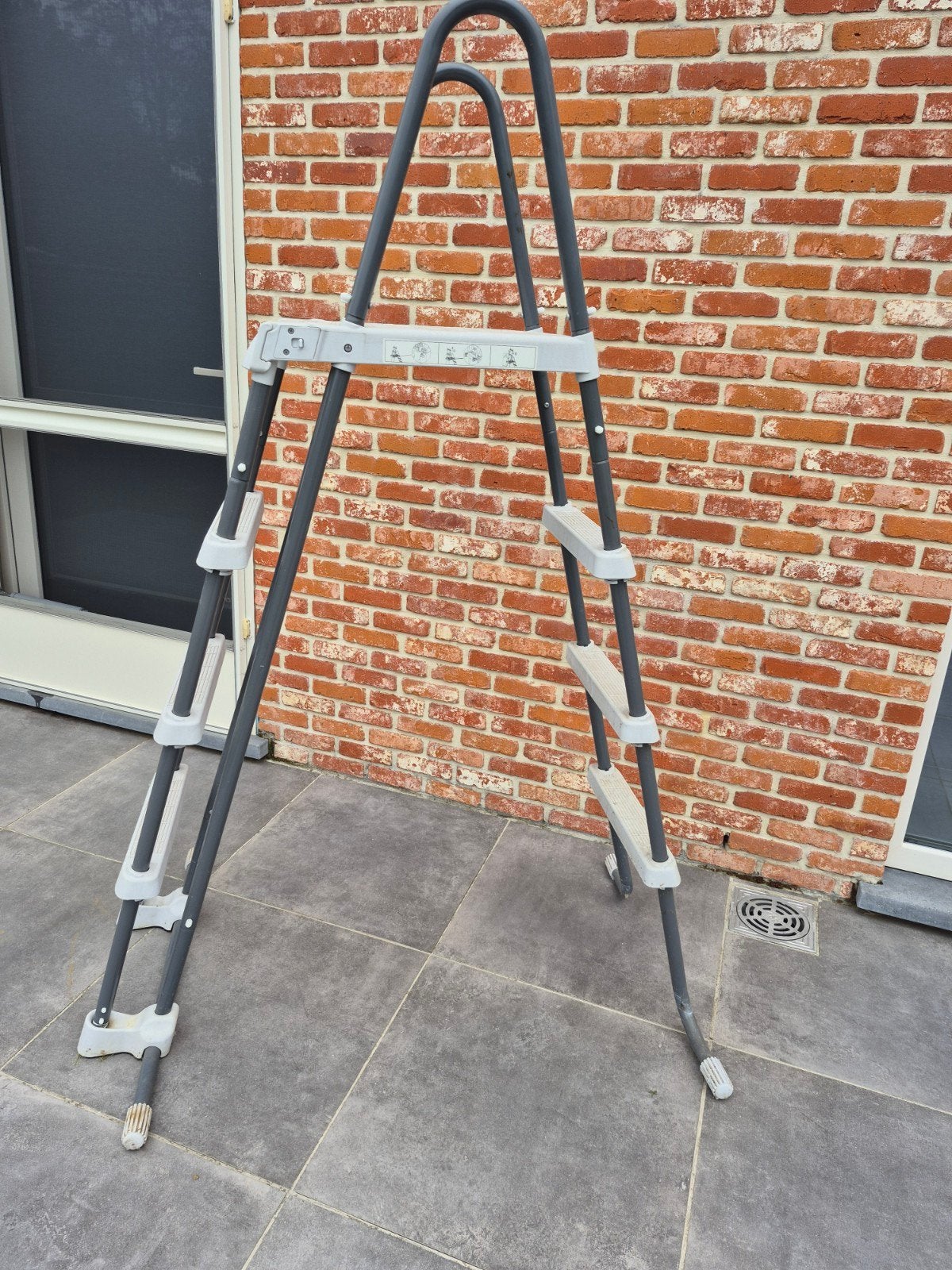 Trapladder zwembad, Ophalen, Ladder