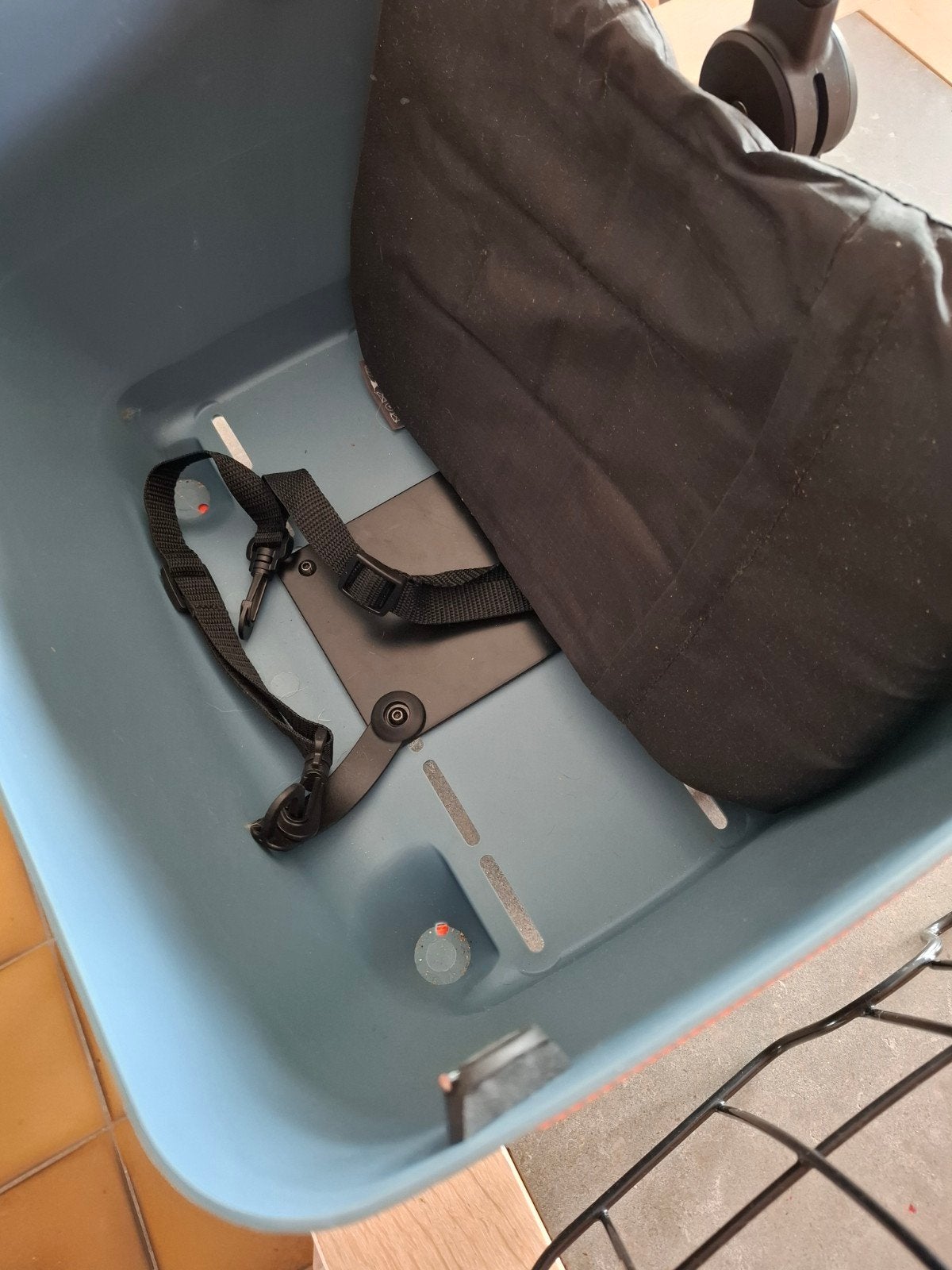 Honden mand voor op elektrische fiets nieuw het merk basil, Fietsen en Brommers, Fietsaccessoires | Fietsmanden, Ophalen, Nieuw