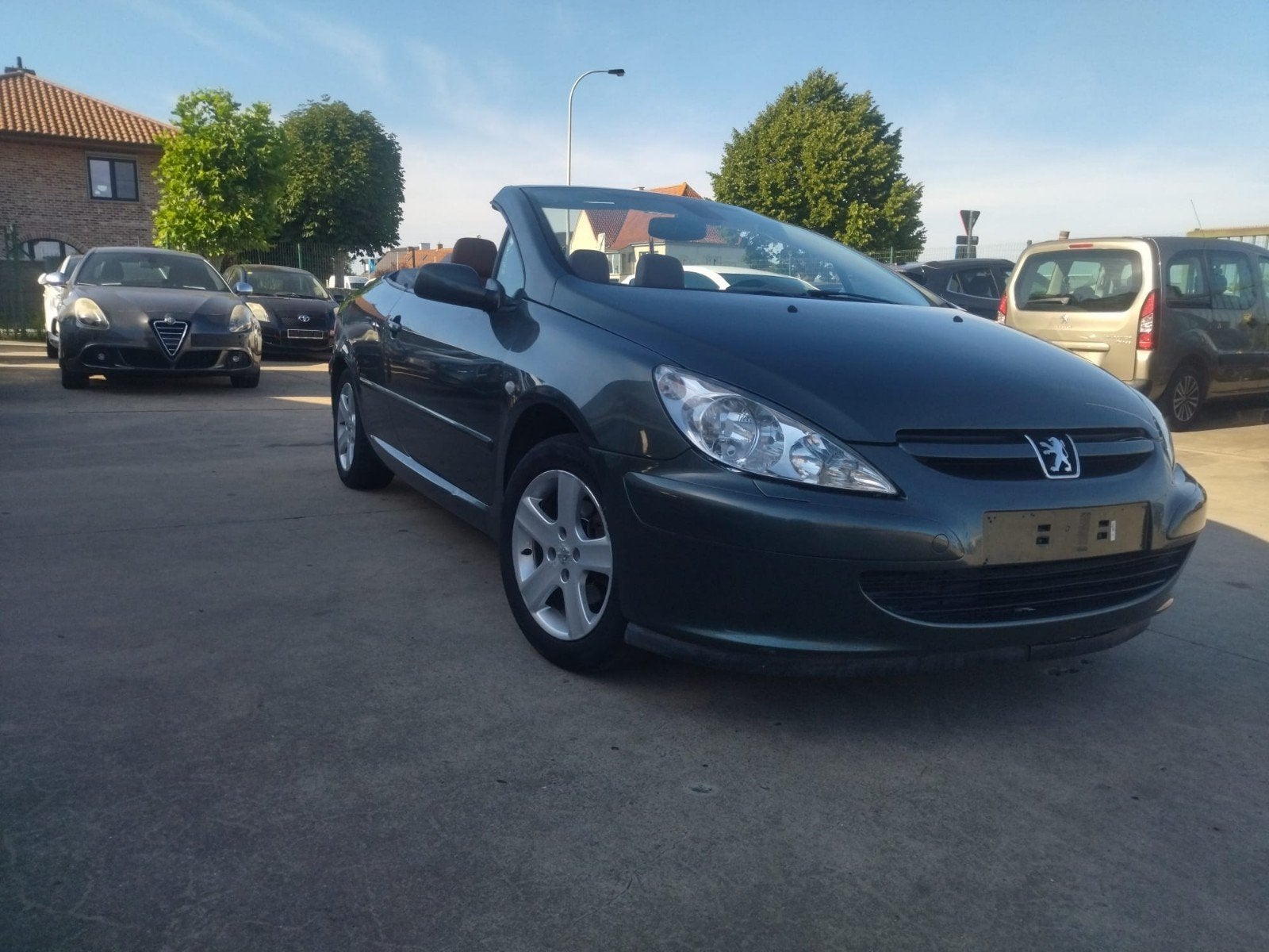 Peugeot 307cc 1.6 essence 170.000 km Cabriolet 2 portes, Autos, Cuir, Beige, Cabriolet, Boîte manuelle