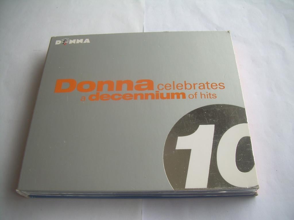 2 CD S - RADIO DONNA - CELEBRATES, Cd's en Dvd's, Ophalen of Verzenden, Zo goed als nieuw, Pop, Boxset