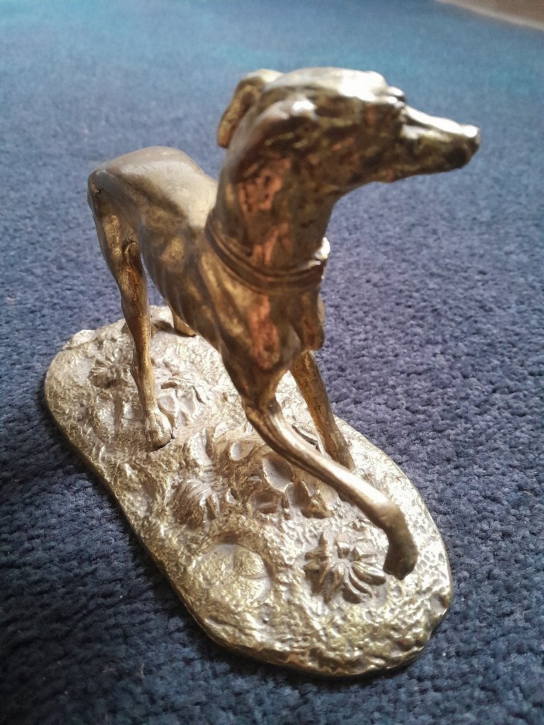 Verguld bronzen beeld van een hazewindhond - Frankrijk, Antiek en Kunst, Verzenden, Brons