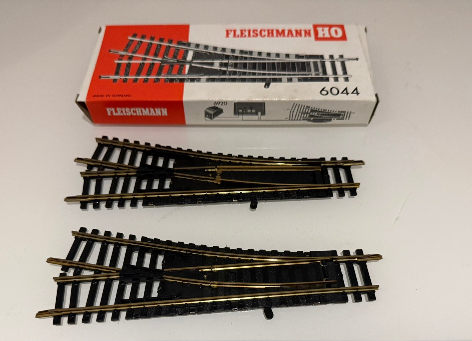 Paire de changement manuel Fleischmann 6044 L+R, Hobby & Loisirs créatifs, Enlèvement ou Envoi, Comme neuf, Rails, Fleischmann