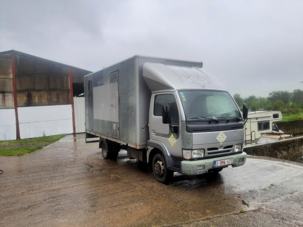 Camion amménagé Nissan Cabstar, Autos, Achat, Diesel, Nissan