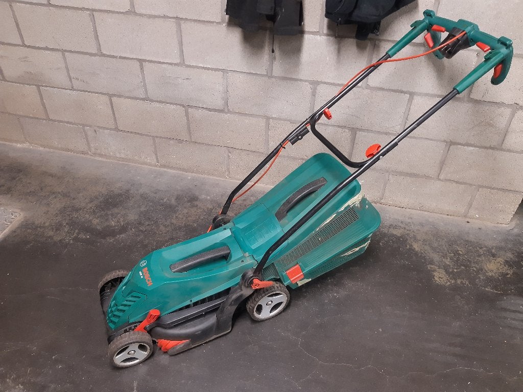 Bosch arm 34 Elektrische grasmaaier voor onderdelen 20 euro, Enlèvement, Utilisé, Tondeuses à gazon électriques