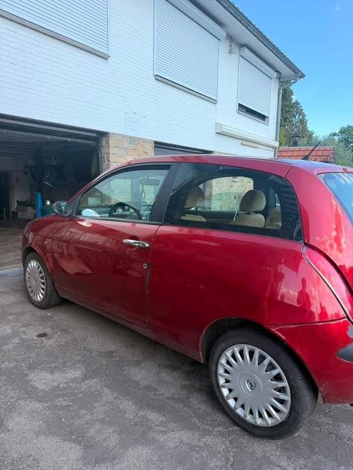 Lancia, Autos, Lancia, Particulier, Ypsilon, ABS, Airbags, Air conditionné, Ordinateur de bord, Verrouillage central, Cruise Control