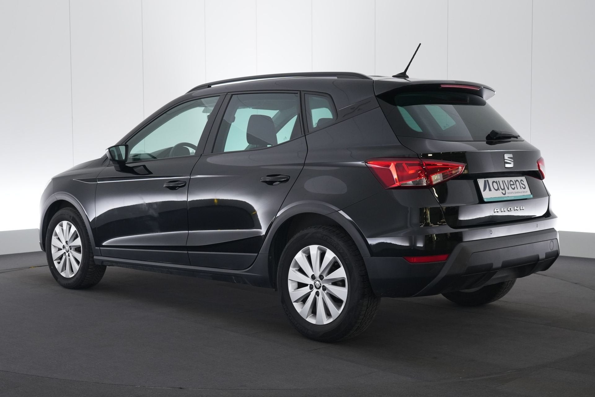(2AXH808) SEAT ARONA, Auto's, Stof, Zwart, Bedrijf, 5 zetels