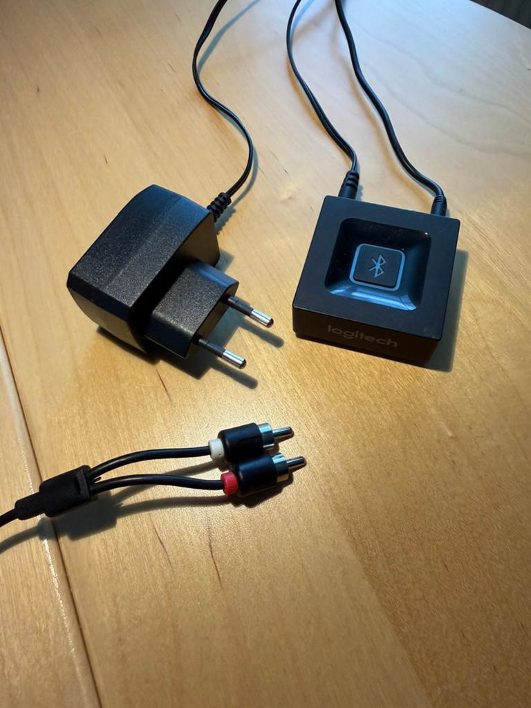 Logitech Bluetooth Audio Adapter / Music Receiver, TV, Hi-fi & Vidéo, Câbles audio & Câbles de télévision, Comme neuf, Enlèvement