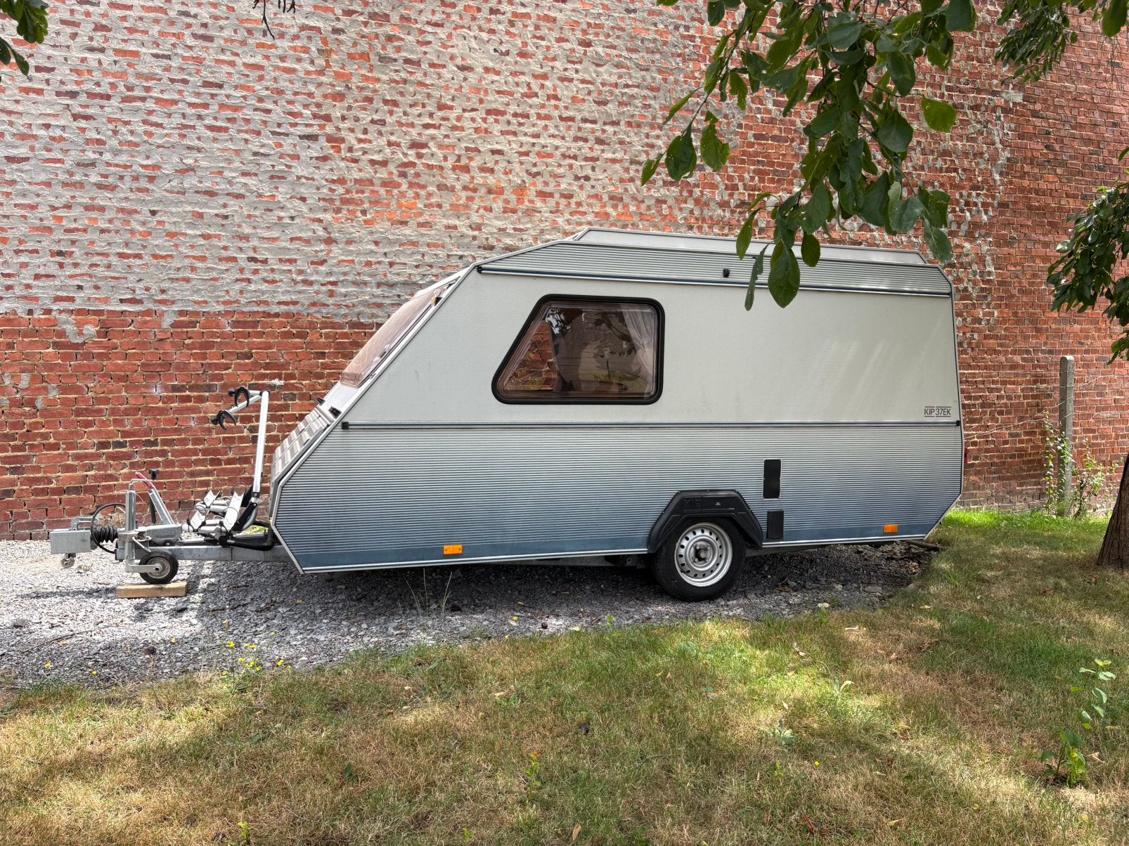 Mooie Kip Kompakt EK37 hefdakcaravan te koop/vernieuwd dak, Kip, Tot en met 2, Bedrijf, Treinzit