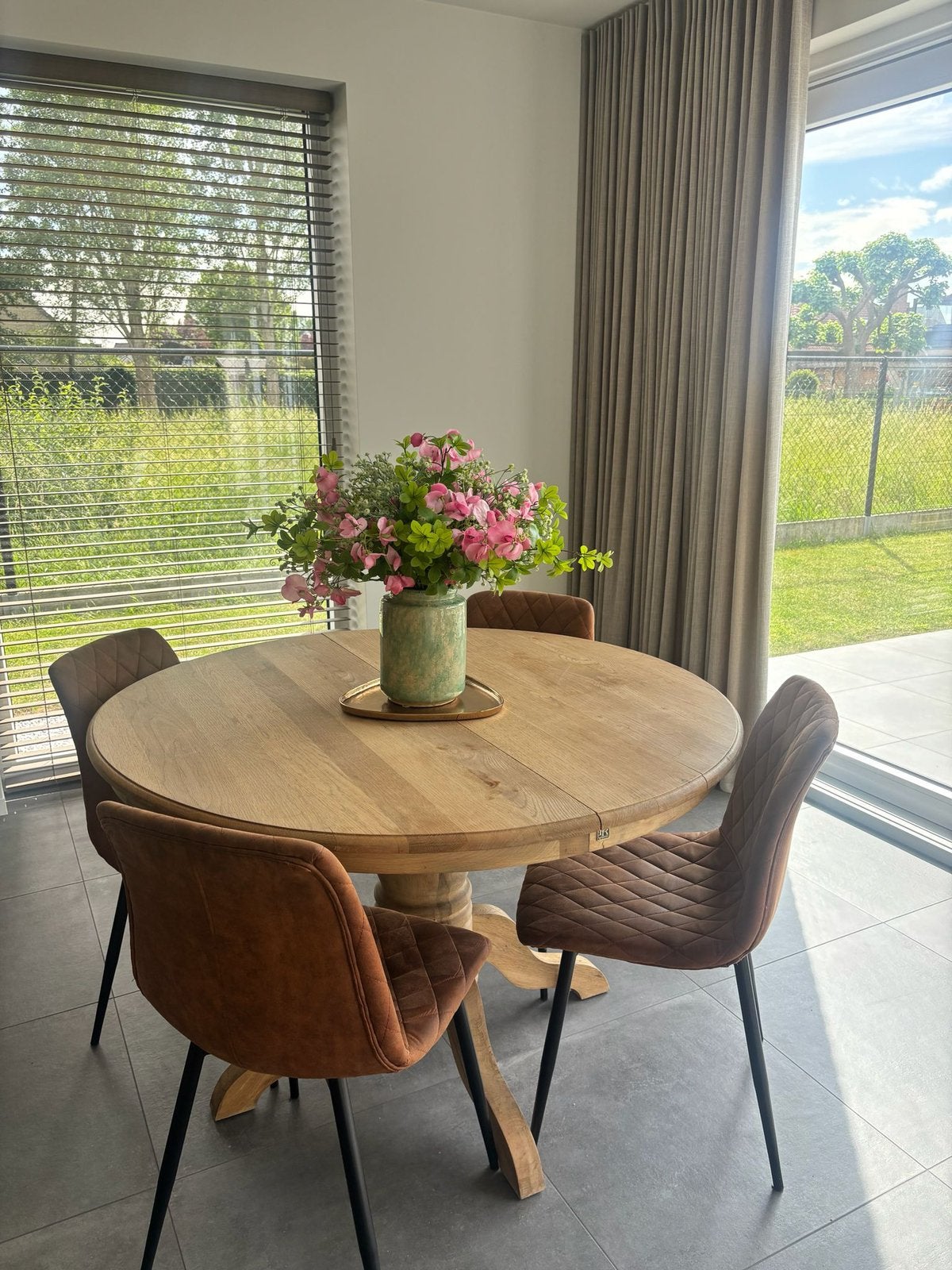 Massief eiken (ronde) tafel, Huis en Inrichting, Tafels | Eettafels, Ophalen, Ovaal