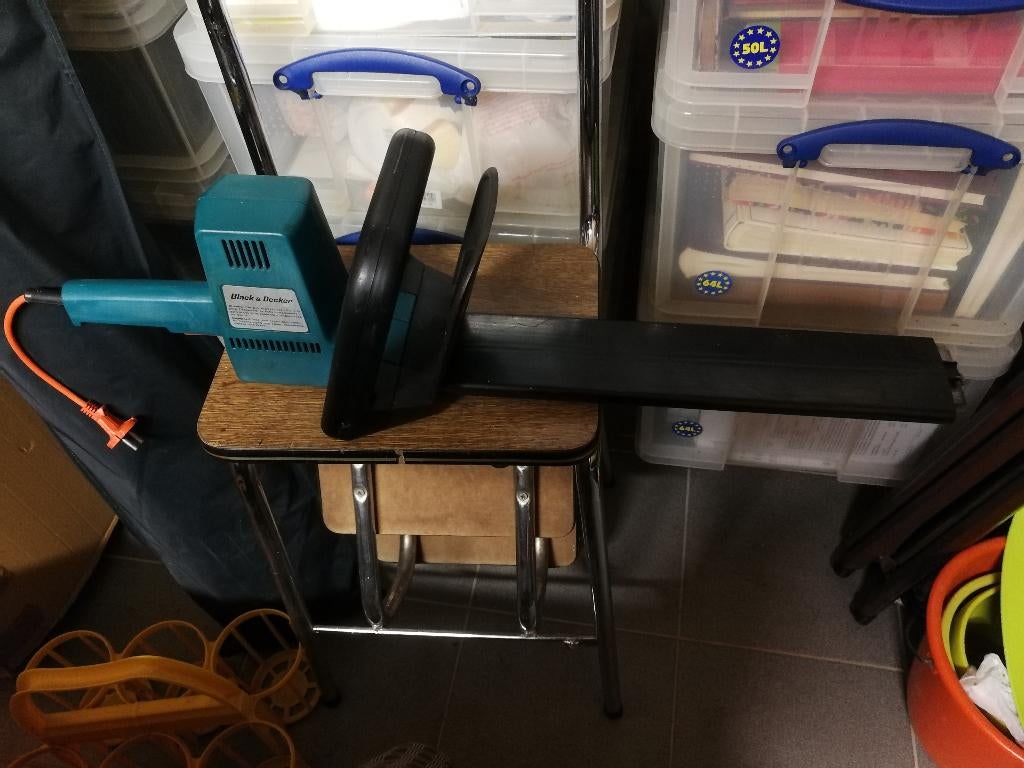 heggeschaar; afhalen gepast geld te Mortsel, Ophalen, Gebruikt, Elektrisch, Black & Decker