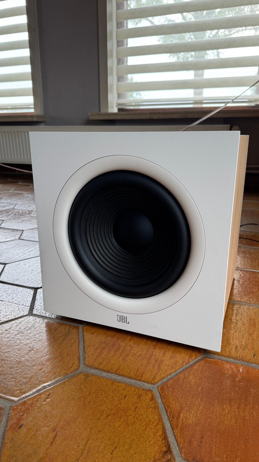 JBL stage 200P subwoofer, Comme neuf, Enlèvement, 150 watts ou plus, Subwoofer