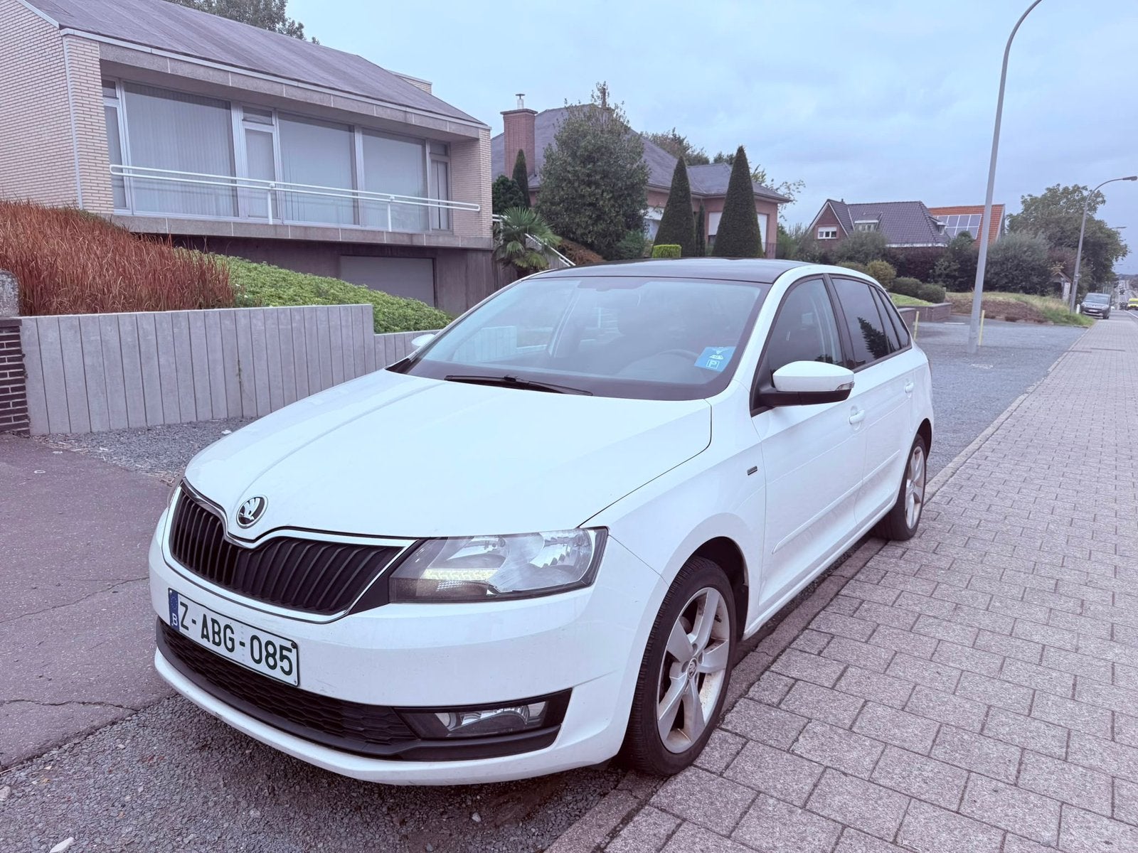 SKODA RAPID 1.4tdi - PANORAMIQUE - ENTRETIEN OK, Autos, Skoda, Achat, Euro 6, Boîte manuelle, 5 portes