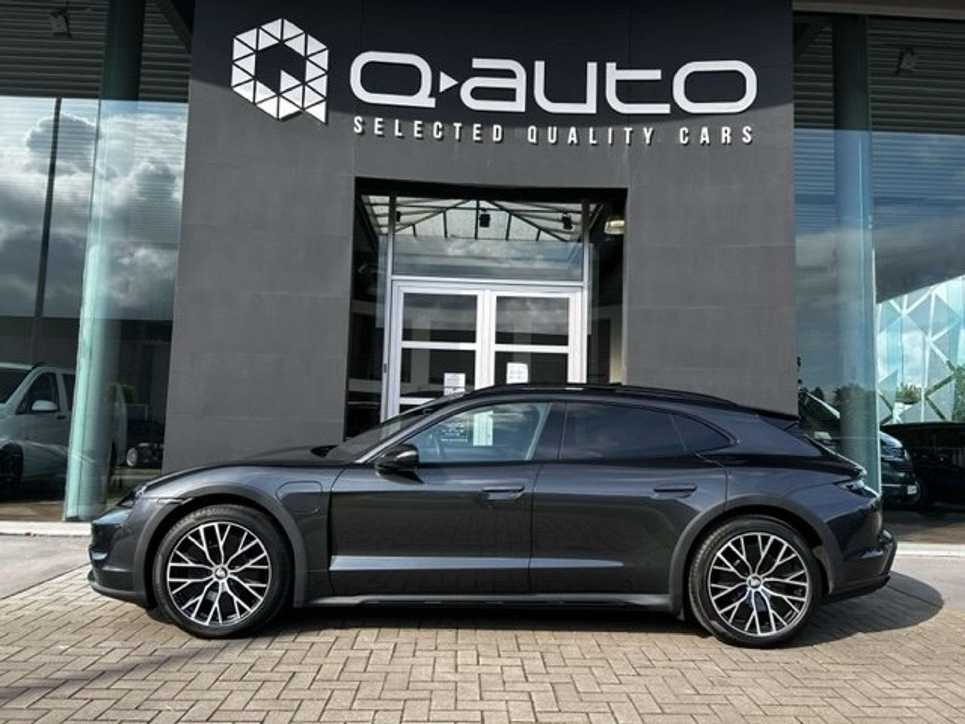 Porsche Taycan 4 Cross Turismo Perf Bat / All In Formule 150, Autos, Porsche, Argent ou Gris, Achat, Euro 6, Entreprise