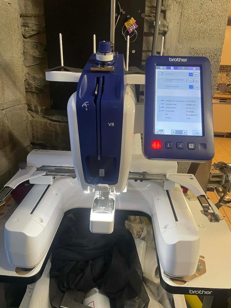 Brodeuse VR, Enlèvement ou Envoi, Utilisé, Broderies à la machine, Machine à broder