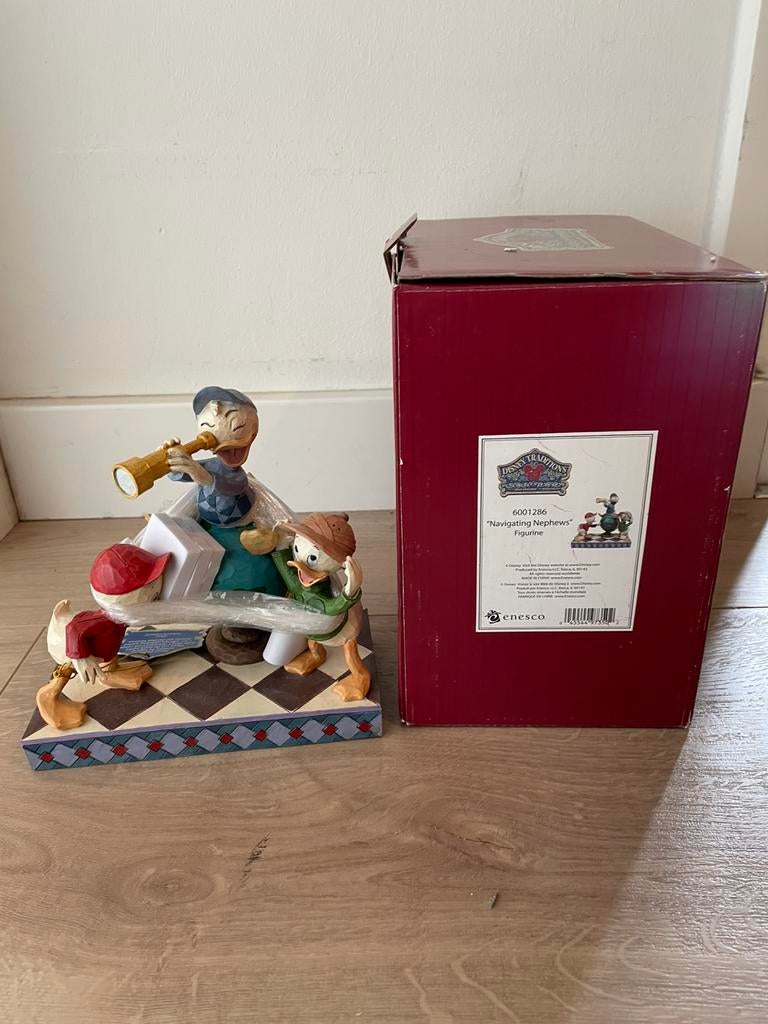Prachtig Disney Traditions Jim Shore Kwik Kwek wereldbol, Enlèvement ou Envoi, Comme neuf