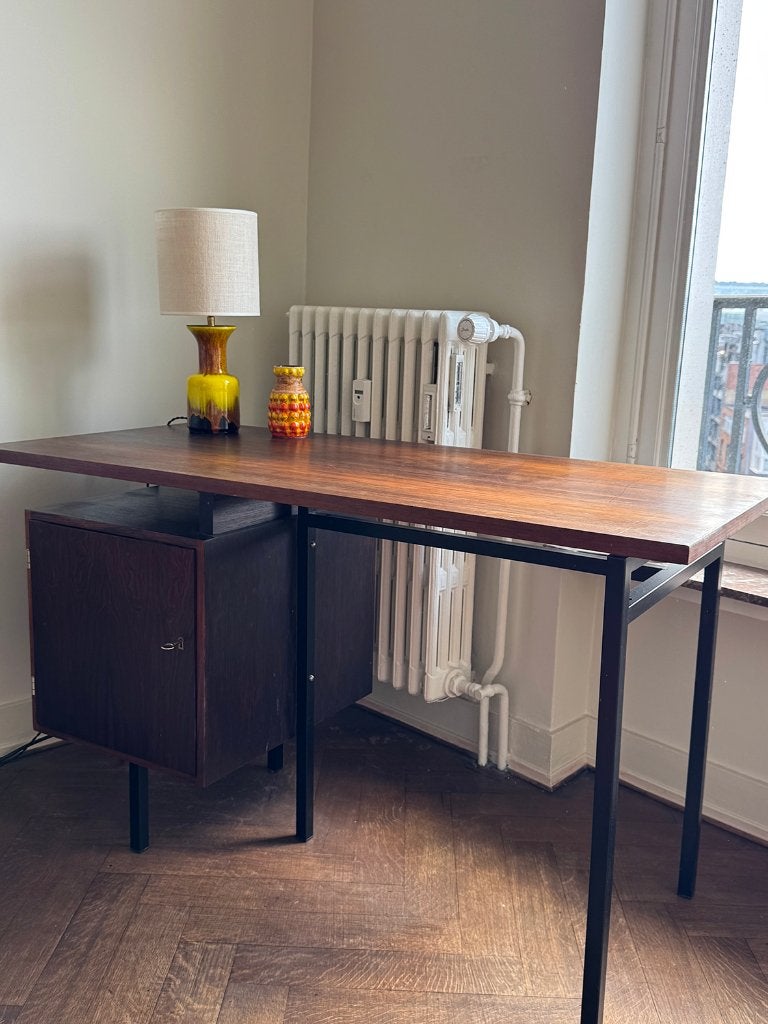 Bureau moderniste années 60, Enlèvement