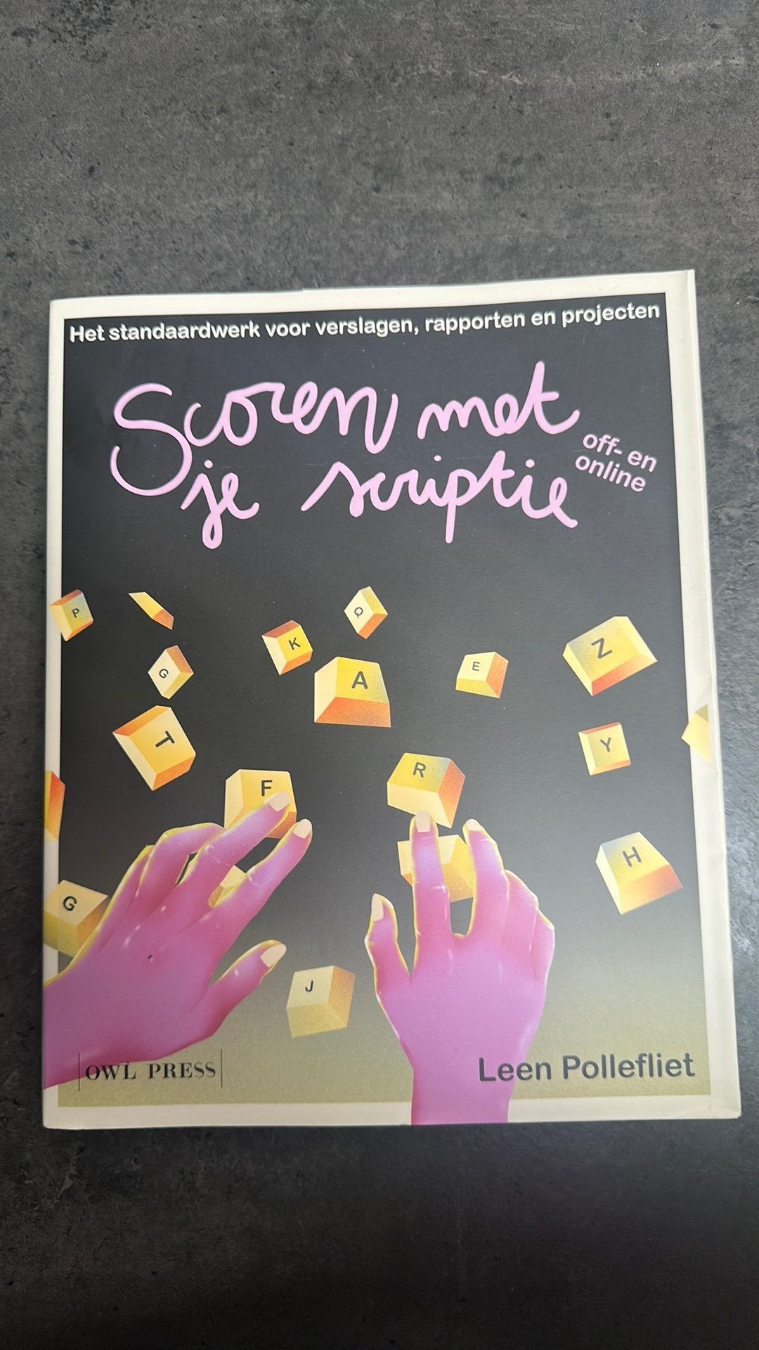 Scoren met je scriptie, Ophalen of Verzenden, Zo goed als nieuw