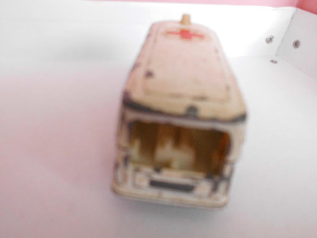 Majorette Nr. 244 Fourgon VW Ambulance, Ophalen of Verzenden, Gebruikt, Auto's