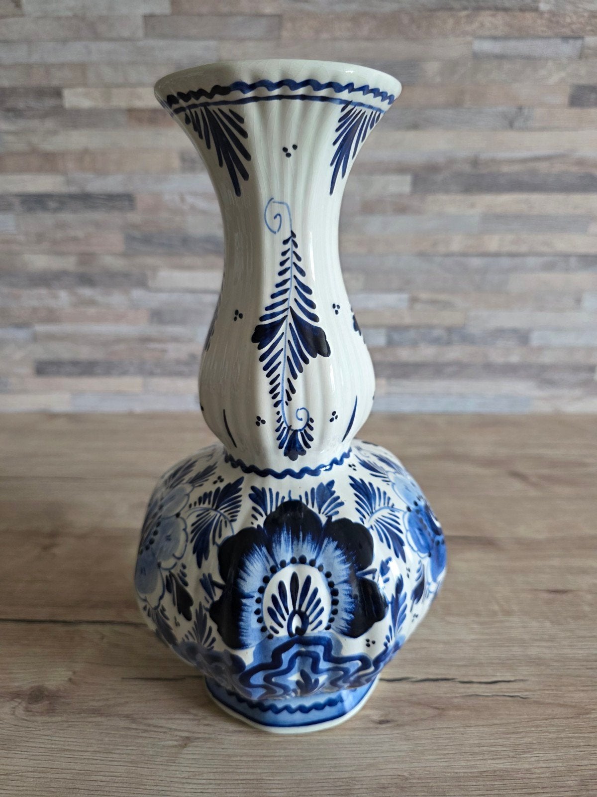 Vase en delfe, Enlèvement