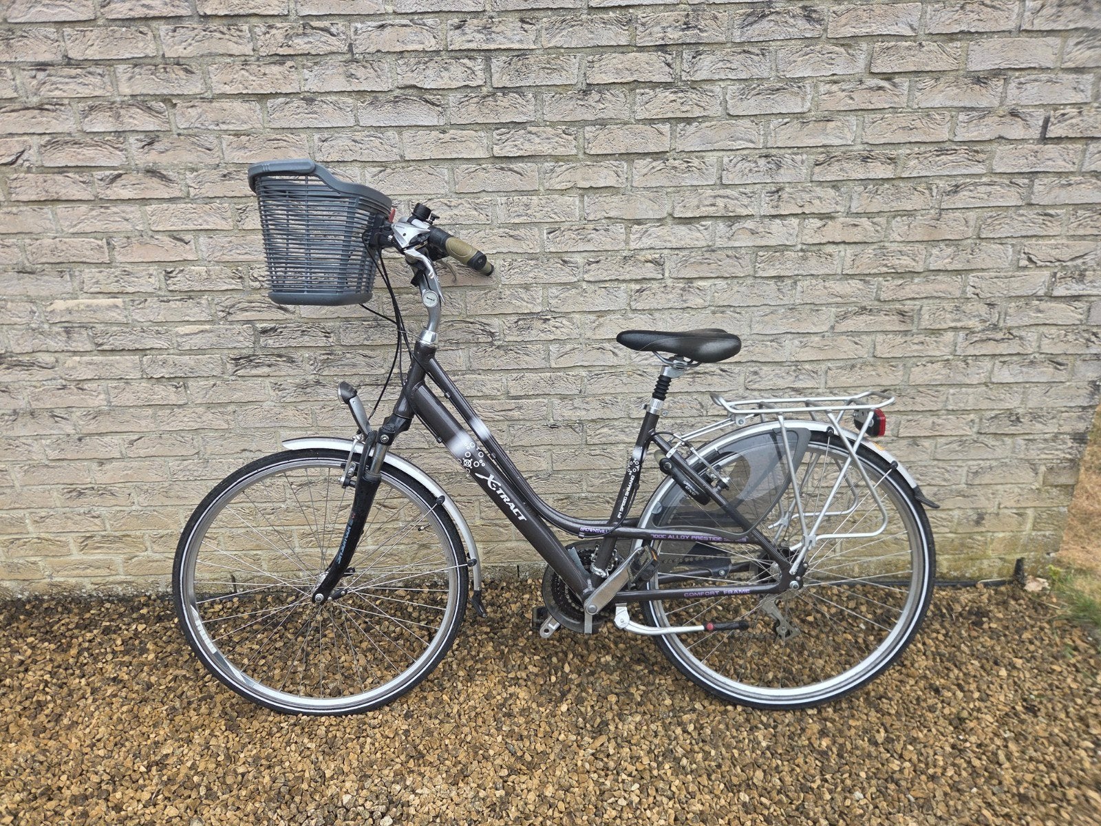 X-TRAC stadsfiets 28 inch met mand en bagagedrager, Fietsen en Brommers, Fietsen | Dames | Moederfietsen, Ophalen