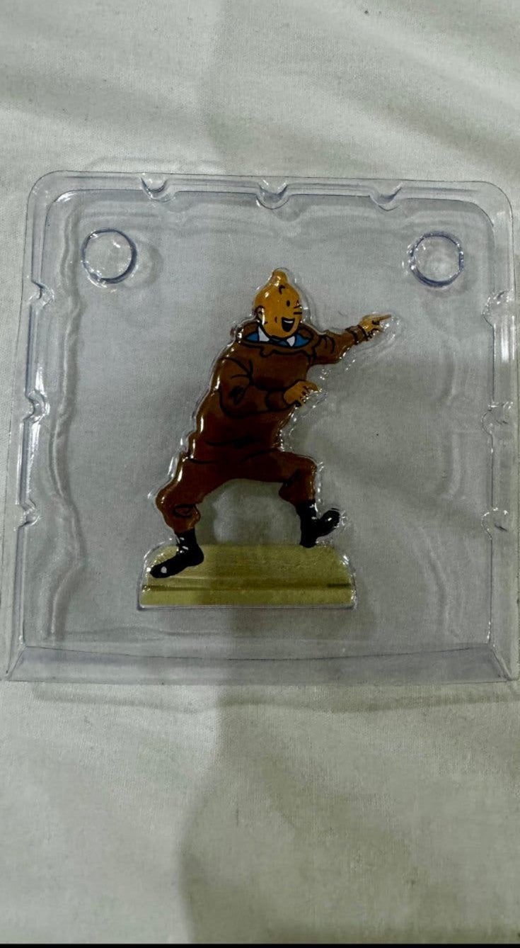 Kuifje figuur tin. Op voetje Nieuw in de verpakking, Ophalen of Verzenden, Kuifje, Zo goed als nieuw