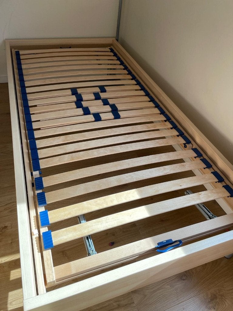 1 persoonsbed, Huis en Inrichting, Slaapkamer | Bedden, Ophalen, 90 cm, Eenpersoons, Zo goed als nieuw