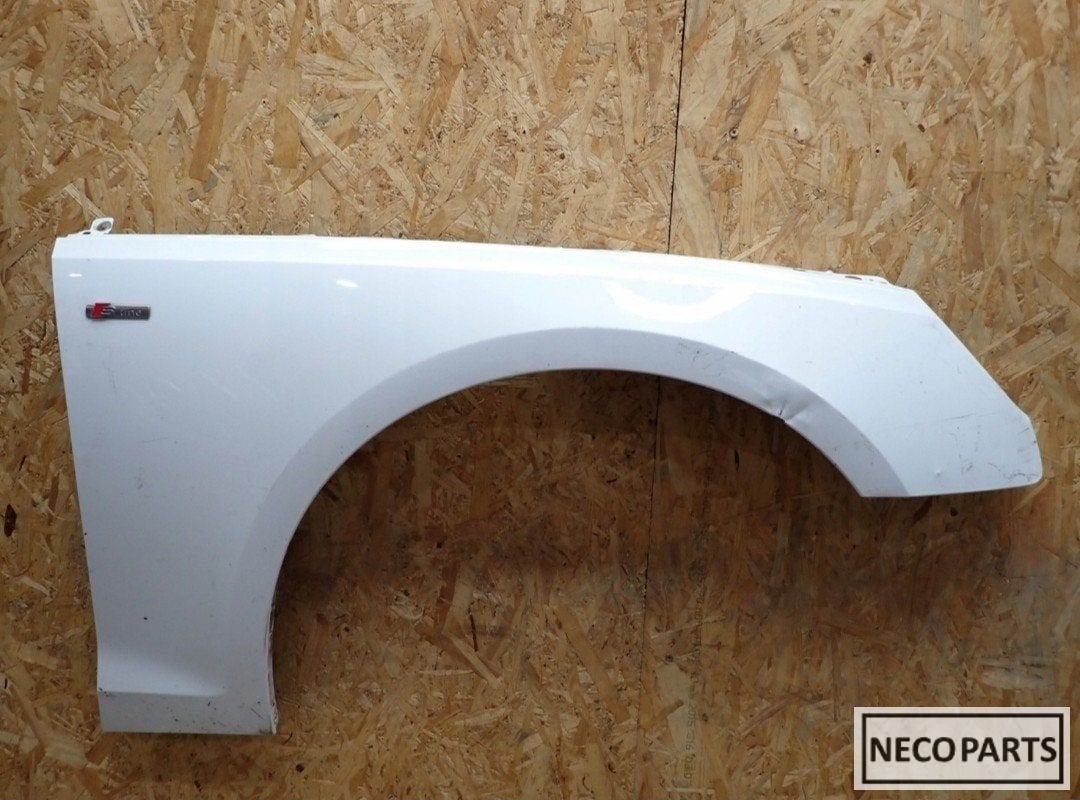 AUDI A4 B9 L-R  VOORSCHERM SCHERM SPATBORD WITTE SCHERM 2019, Auto-onderdelen, Carrosserie, Spatbord, Audi, Gebruikt, Ophalen of Verzenden