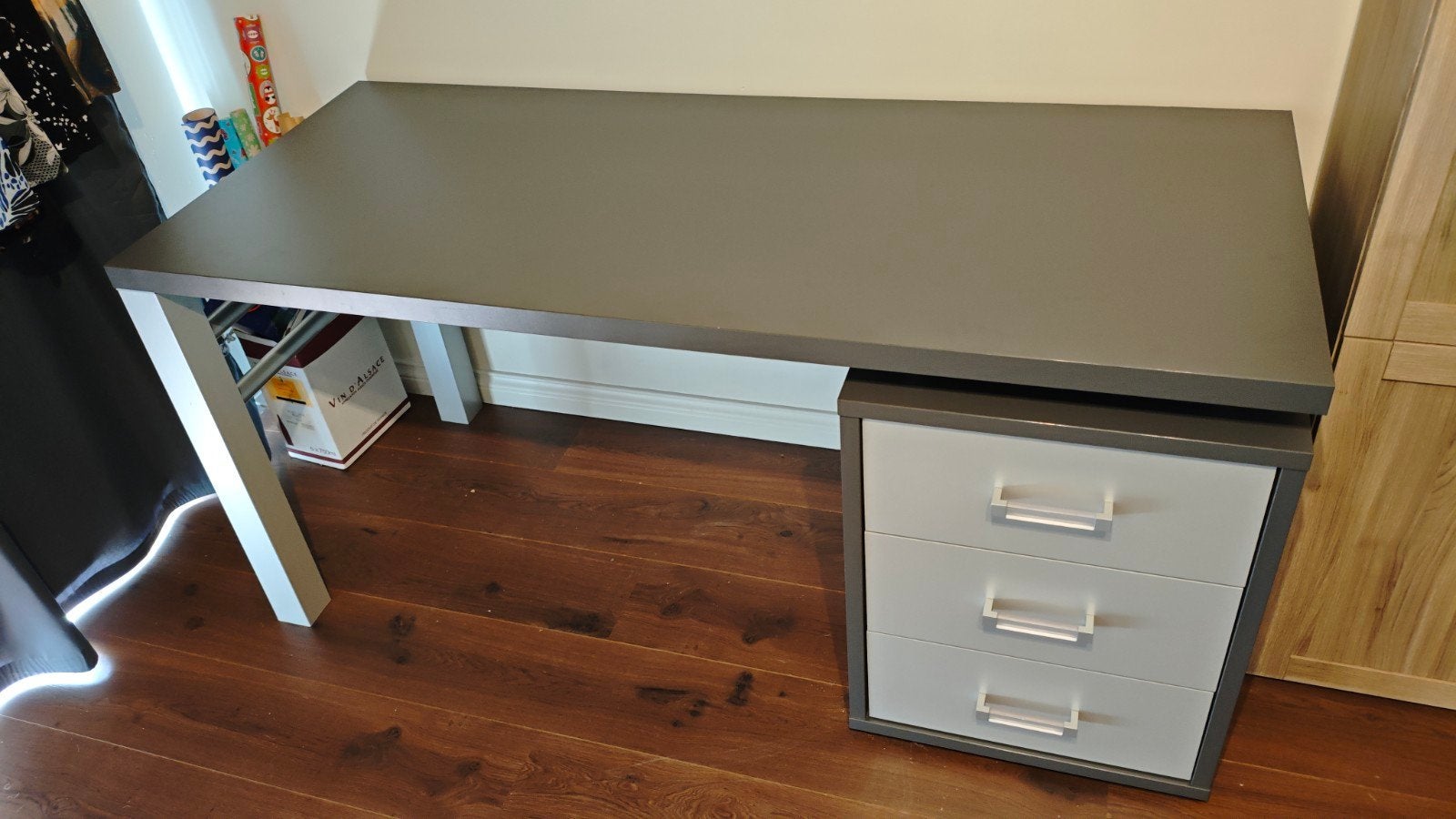 Mooi bureau, Ophalen, Hout, 68 cm, Grijs
