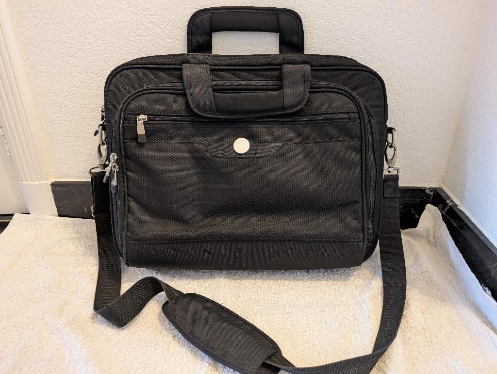 DELL Laptop & Aktentas, Ophalen, 17 inch of meer, Zo goed als nieuw, Aktetas