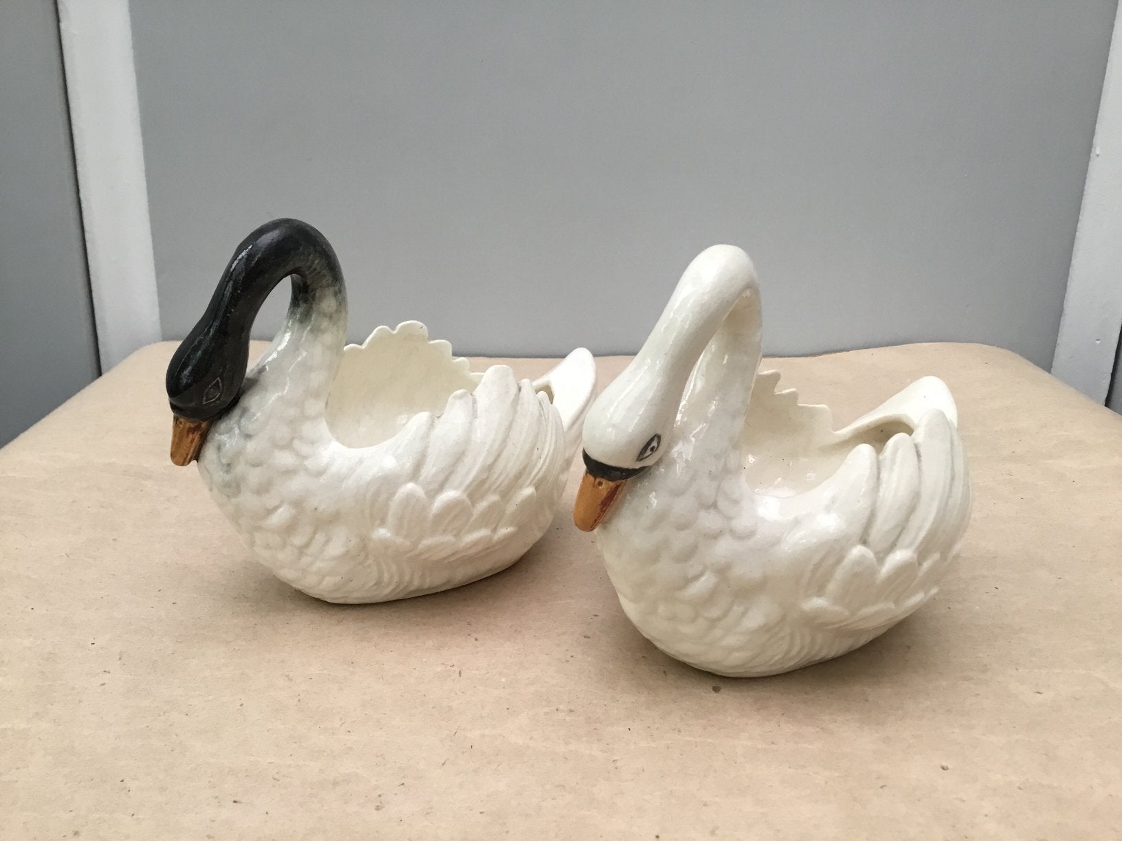 Twee vintage kommetjes in de vorm van een zwaan, Antiek en Kunst, Antiek | Keramiek en Aardewerk, Ophalen of Verzenden