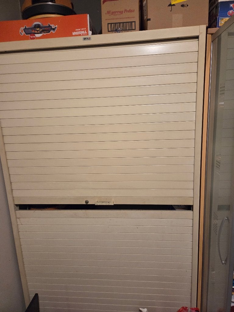 beige rolluikkast, Enlèvement