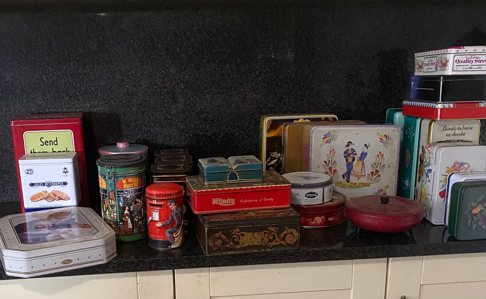 Blikken dozen   ( oude en recente ) 34 stuks, Ophalen, Zo goed als nieuw