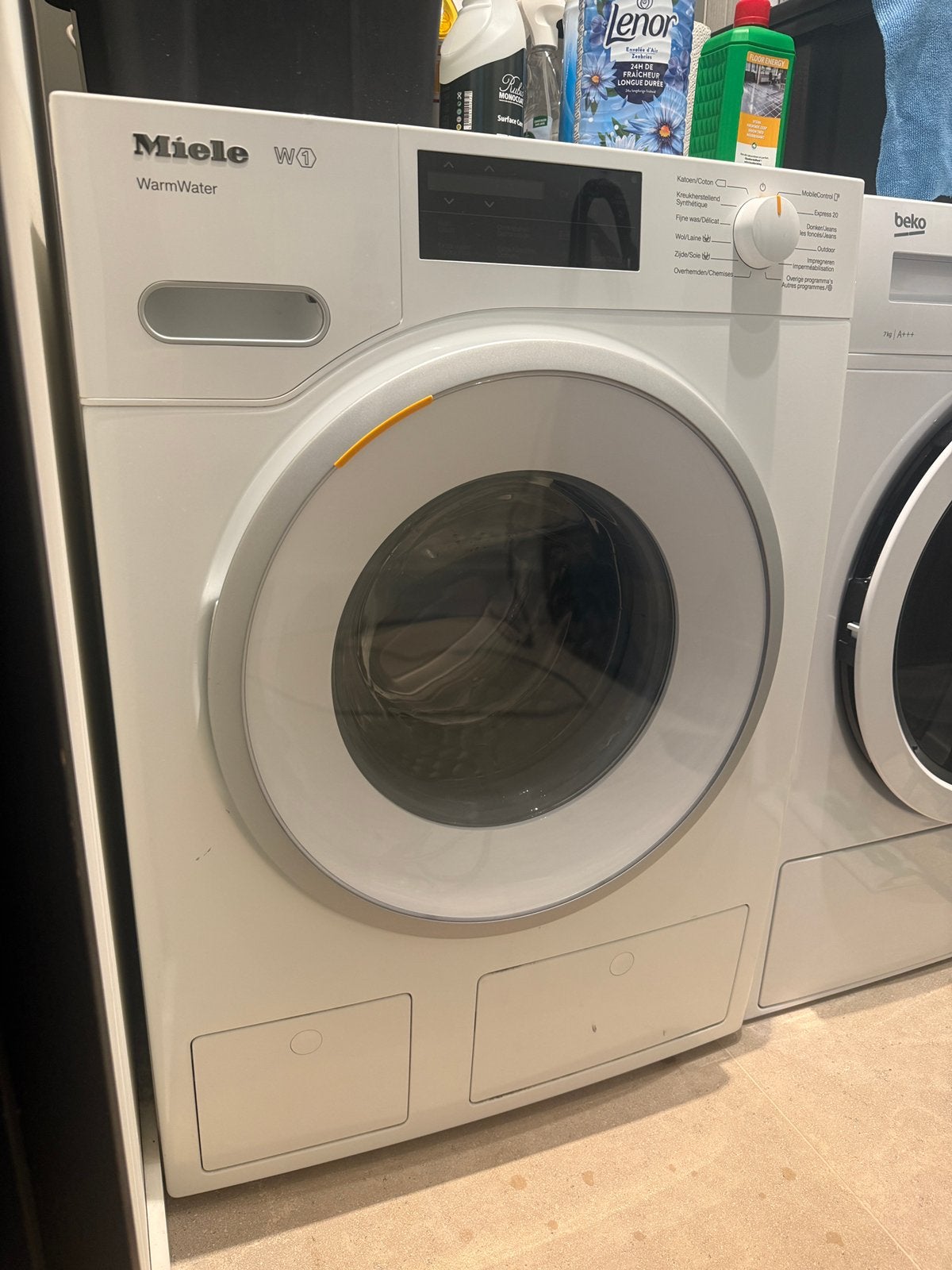 Miele wasmachine met warmwateraansluiting en Twindos systeem, Ophalen, Zo goed als nieuw