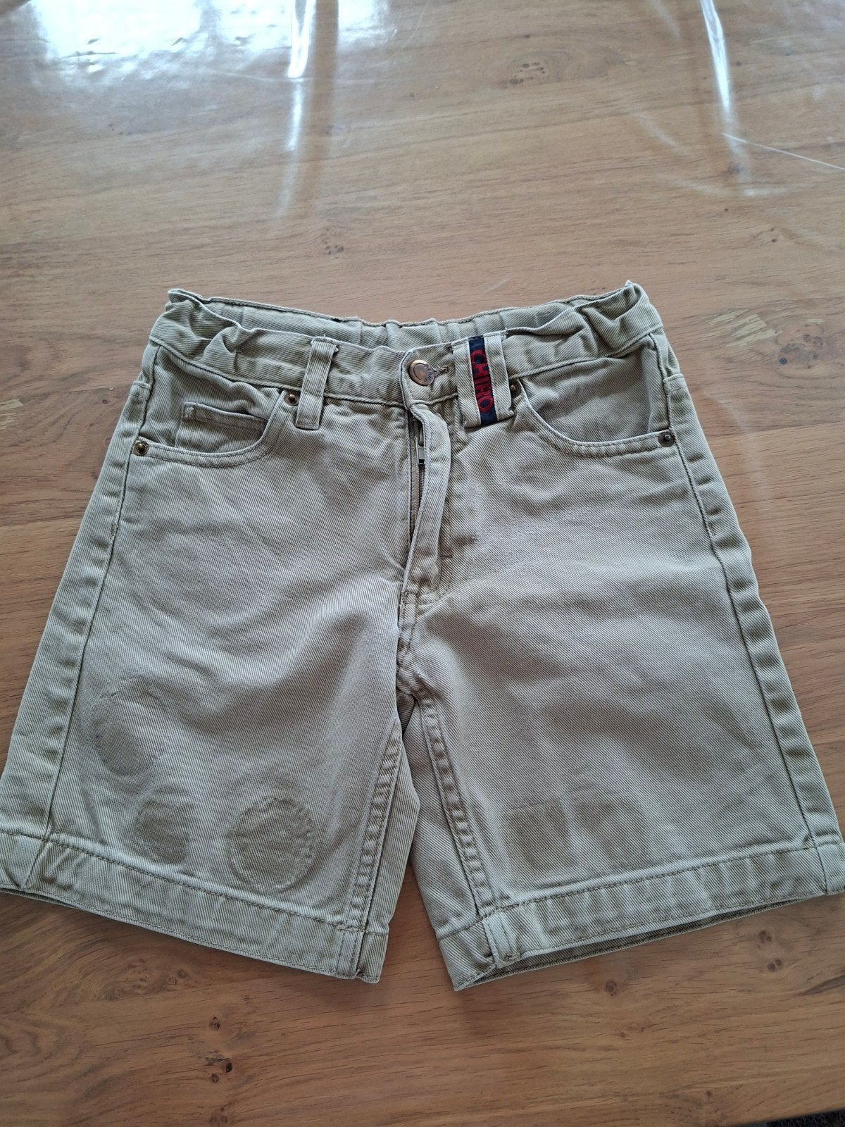 Chiro broek, Enlèvement ou Envoi, Pantalon