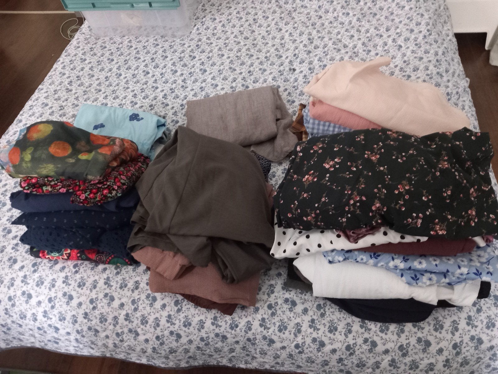 lot vêtements femme  38 pièces  t/48/50/52, Vêtements | Femmes, Enlèvement