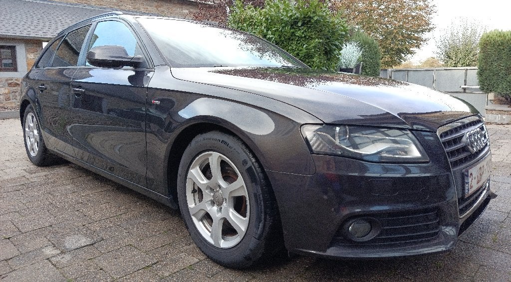 Audi A4 b8 break Sline 2.0 tdi 136 cv - boîte auto - 4000 €, Zwart, 4 cilinders, A4, Zwart