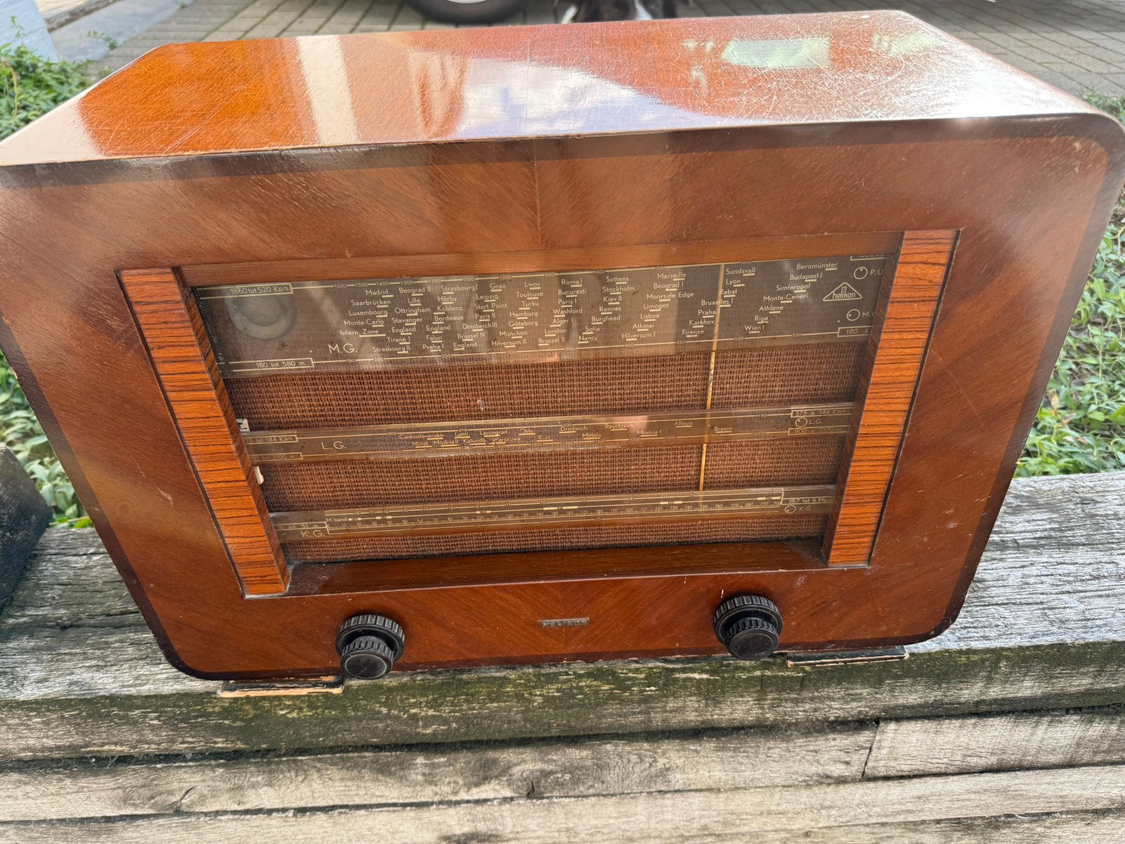 Oude radio, Ophalen