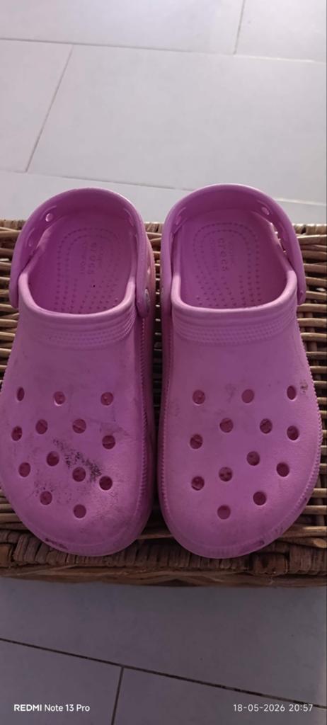Crocs maat 3, is maat 34/35. Perfecte nieuwstaat., Ophalen of Verzenden