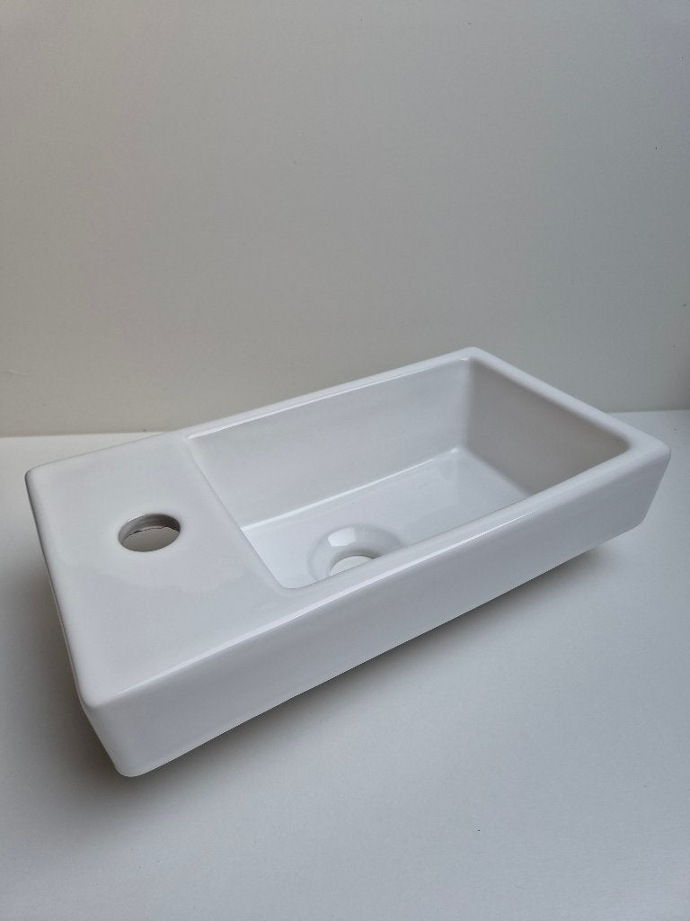 40 x Nieuwe Keramische porseleinen wasbak / lavabo – wit !, Doe-het-zelf en Bouw, Ophalen, Nieuw, Wastafel