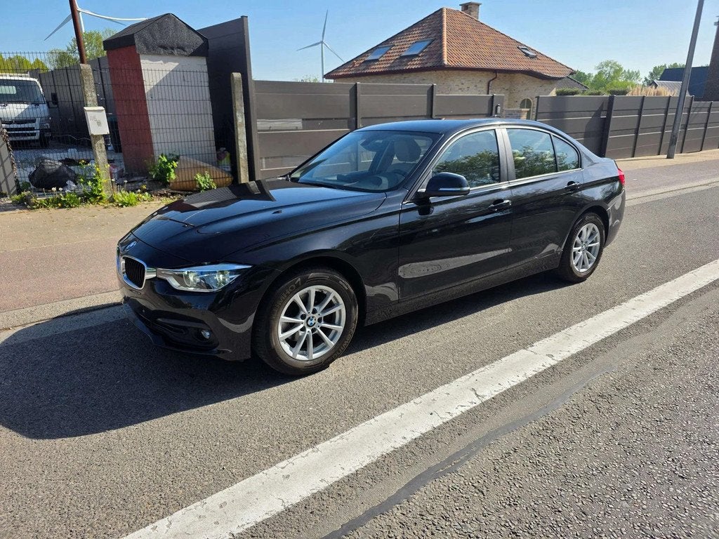 BMW 3 Serie 318 i 1EIG IN ZEER GOEDE STAAT MET VEEL OPTIES, 100 kW, Gebruikt, 136 pk, Zwart