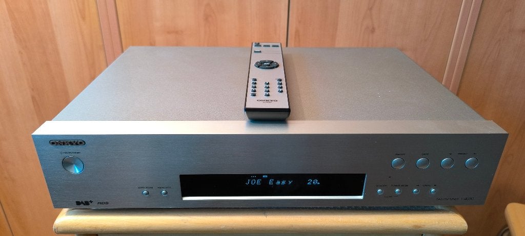 mooie DAB+ tuner Onkyo T-4030 in nieuwe staat, Ophalen of Verzenden, Zo goed als nieuw