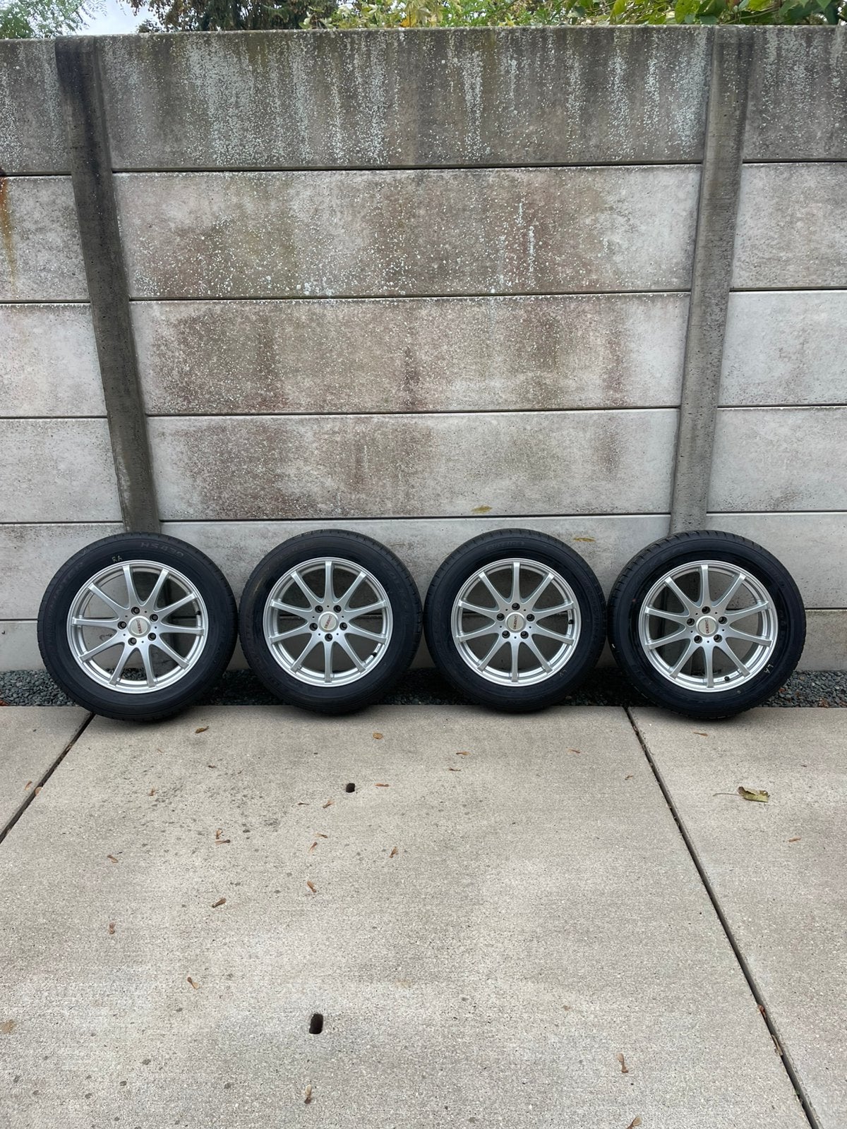 Roues 5x114,3 avec pneus d'hiver 215 60 R17, Pneus et Jantes, 17 pouces, Enlèvement, Utilisé