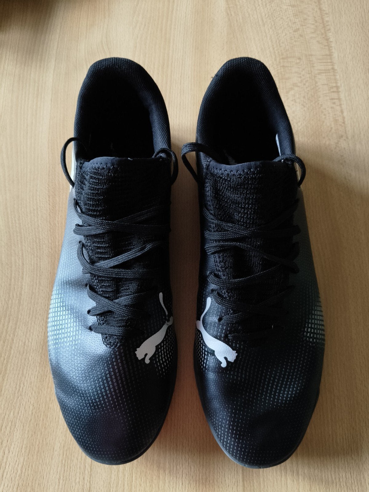 Puma sportschoenen (binnen) 42,5, Sports & Fitness, Football, Enlèvement, Comme neuf, Chaussures