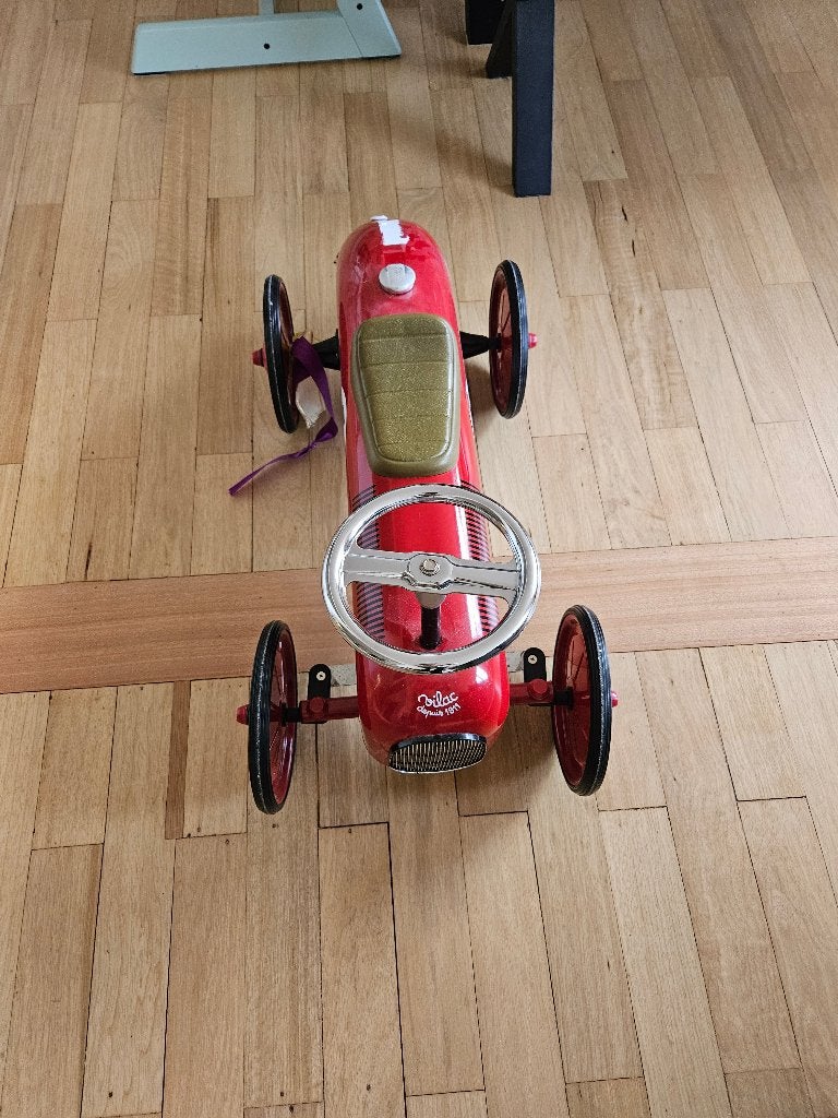 Voiture Vilac rouge, Enlèvement, Utilisé