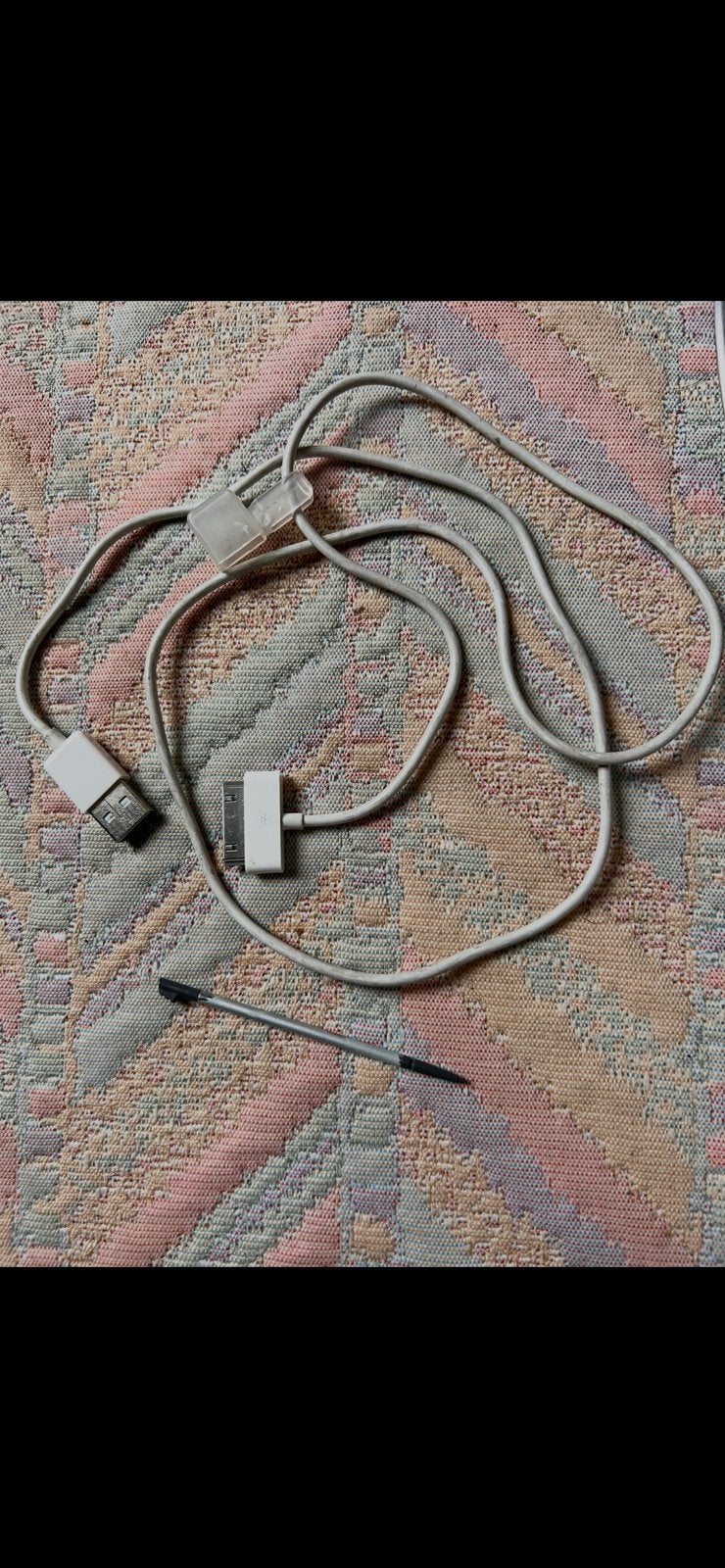 Chargeur sony Ericsson et un stylet tactile, Télécoms, Téléphonie mobile | Chargeurs pour téléphone, Enlèvement ou Envoi, Comme neuf